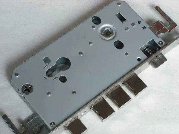 凤庆24小时上门开锁公司