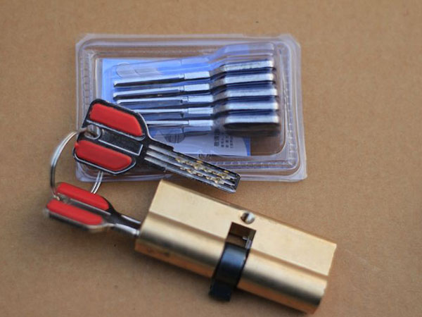 凤庆24小时上门开锁公司